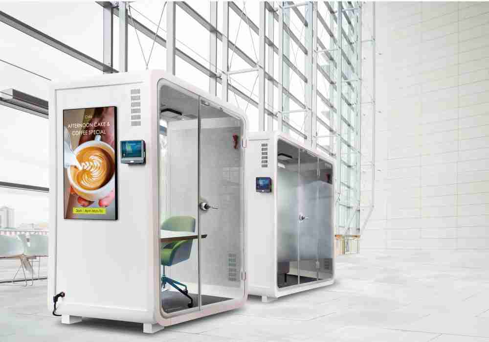 红龙扑克子公司达擎之智慧行动办公舱，，，，采用PDLC智能调光玻璃设计，，，透过通电与断电的电流切换，，，，呈现透明与雾面效果，，，，具节能降耗特性并兼顾隐私，，，，确保信息安全